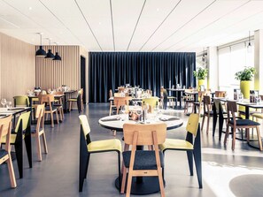 Serveert lunch en diner, Franse gerechten