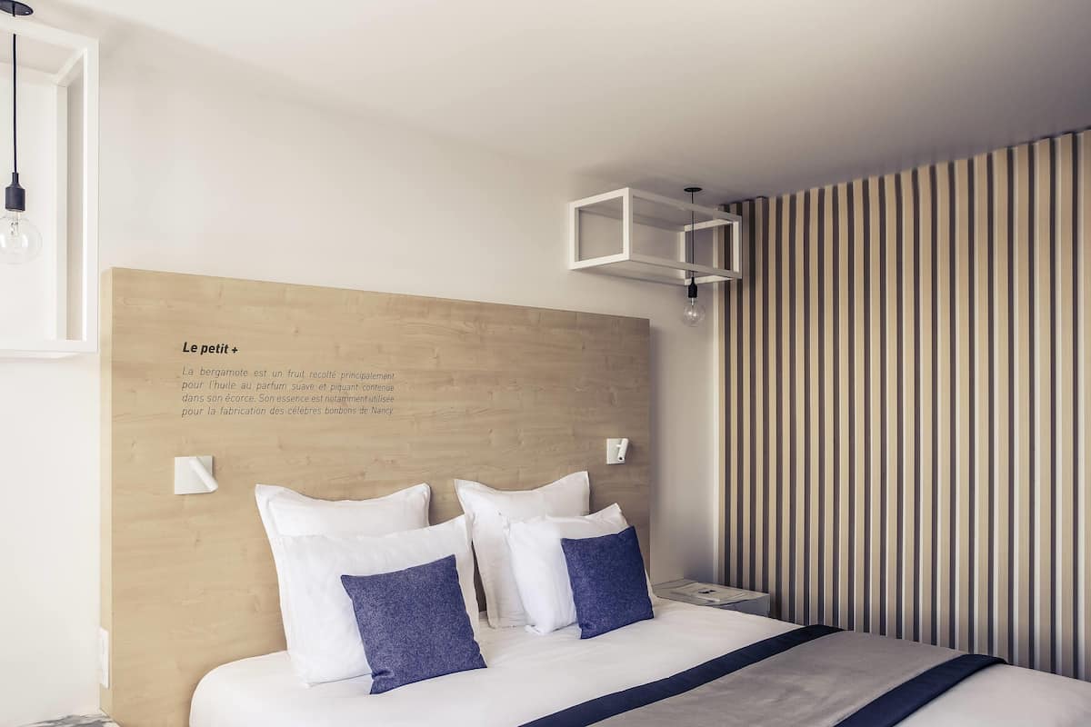 Classic Room, 1 Double Bed | Select Comfort beds, in-room safe, desk, soundproofing