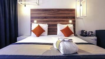 Matelas Select Comfort, coffres-forts dans les chambres, bureau