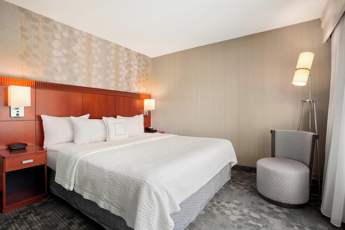 Suite, 1 Bedroom | 1 bedroom, desk, laptop workspace, blackout drapes