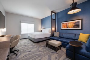 Room, 1 King Bed with Sofa bed | Hypo-allergenic bedding, in-room safe, desk, laptop workspace