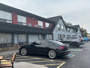 Ubetjent parkering (inkludert)