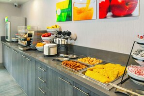 Breakfast area - Quality Inn (Leamington)