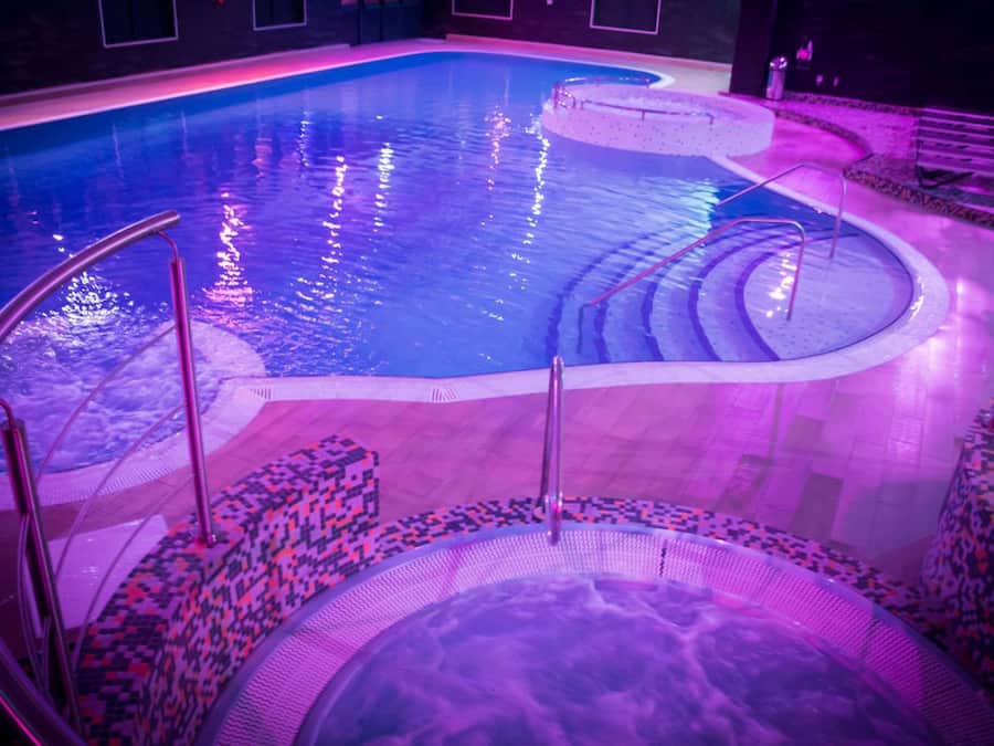 Indoor pool, pool loungers