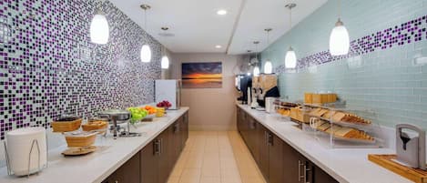 Free daily continental breakfast