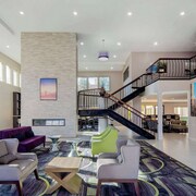 La Quinta Inn & Suites by Wyndham Oakland - Hayward