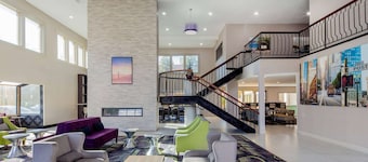 La Quinta Inn & Suites by Wyndham Oakland - Hayward