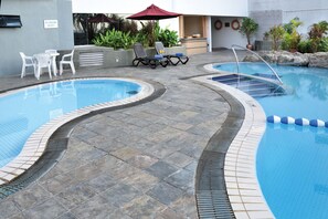 Outdoor pool - Hotel Royal Penang (George Town)