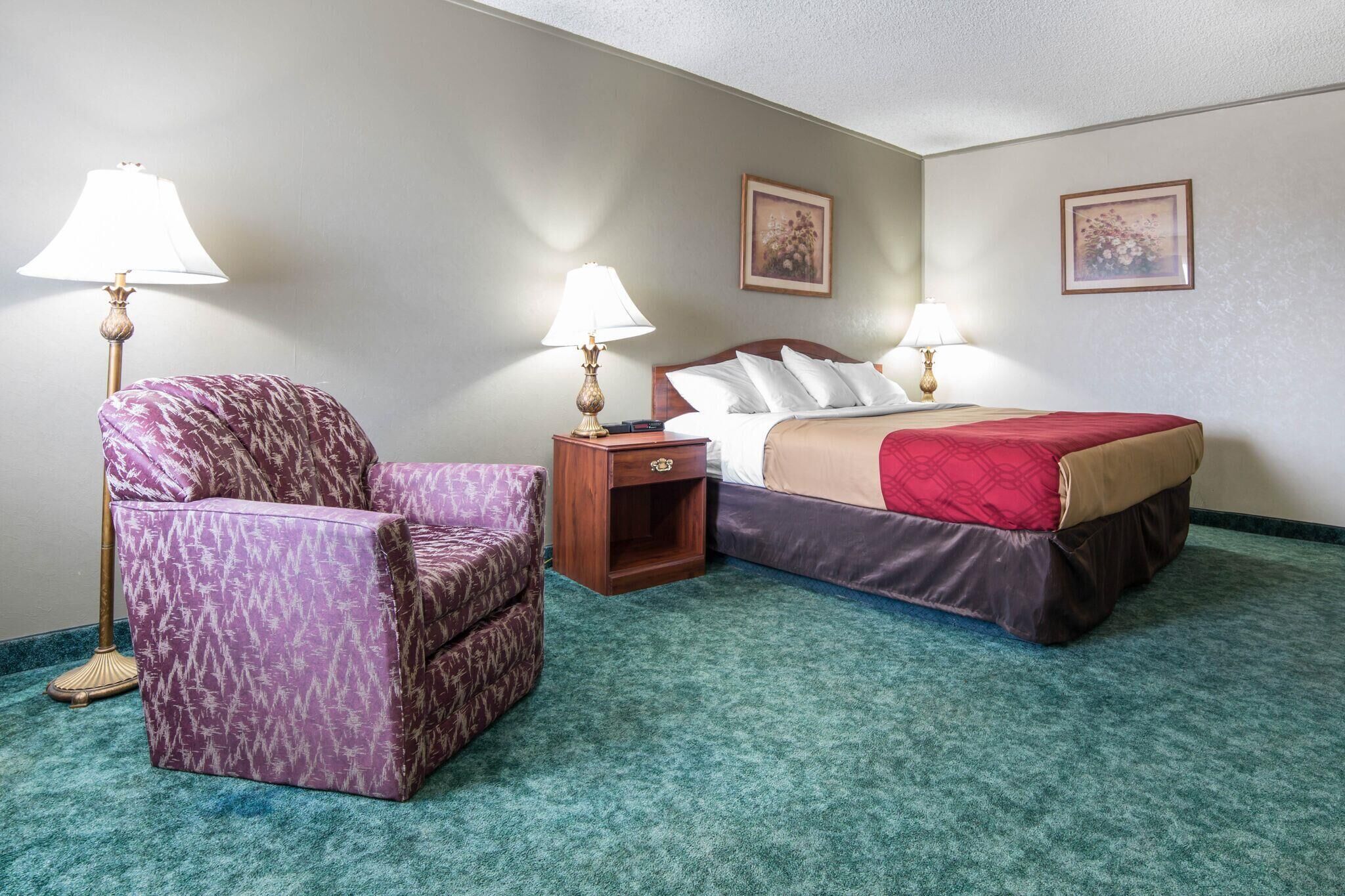 1 bedroom, down duvets, individually furnished, desk