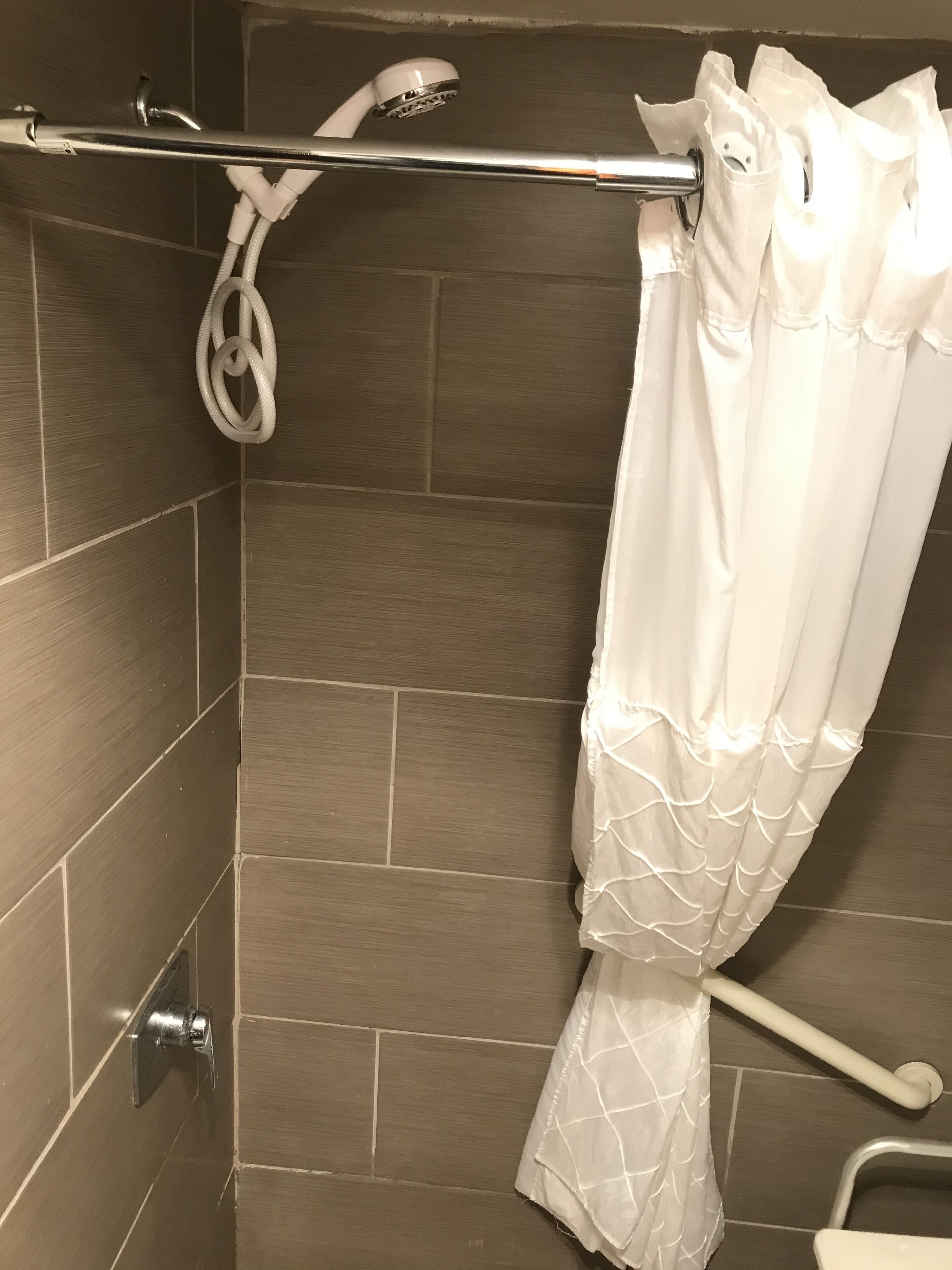 Room, 2 Queen Beds, Accessible, Non Smoking | Bathroom | Combined shower/bathtub, deep-soaking bathtub, free toiletries