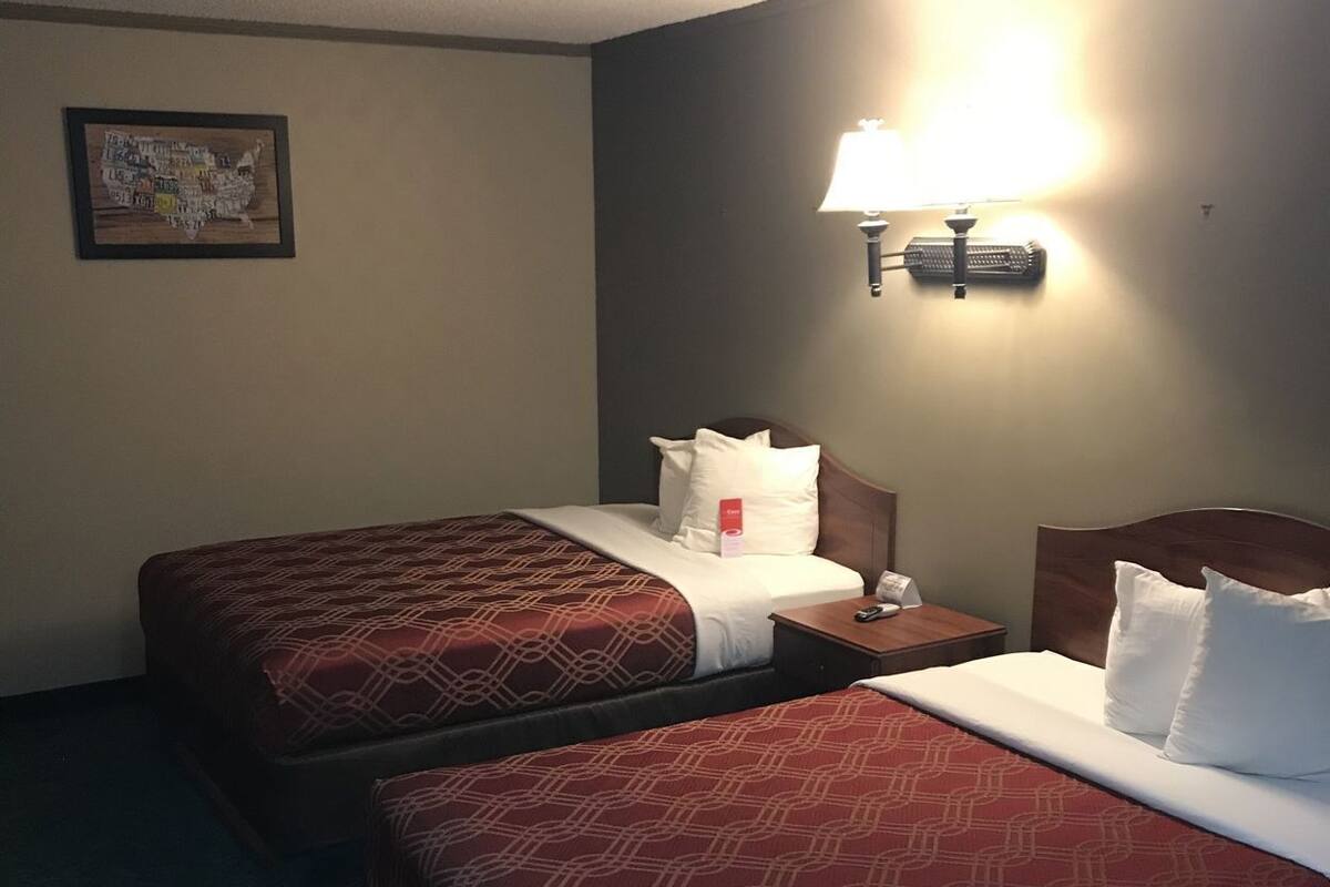 1 bedroom, down duvets, individually furnished, desk