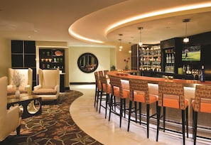 2 bars/lounges
