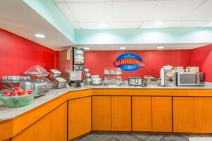 Desayuno de autoservicio incluido todos los días 