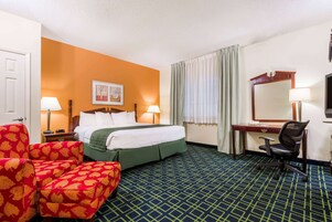 Caja de seguridad en la habitación y escritorio 