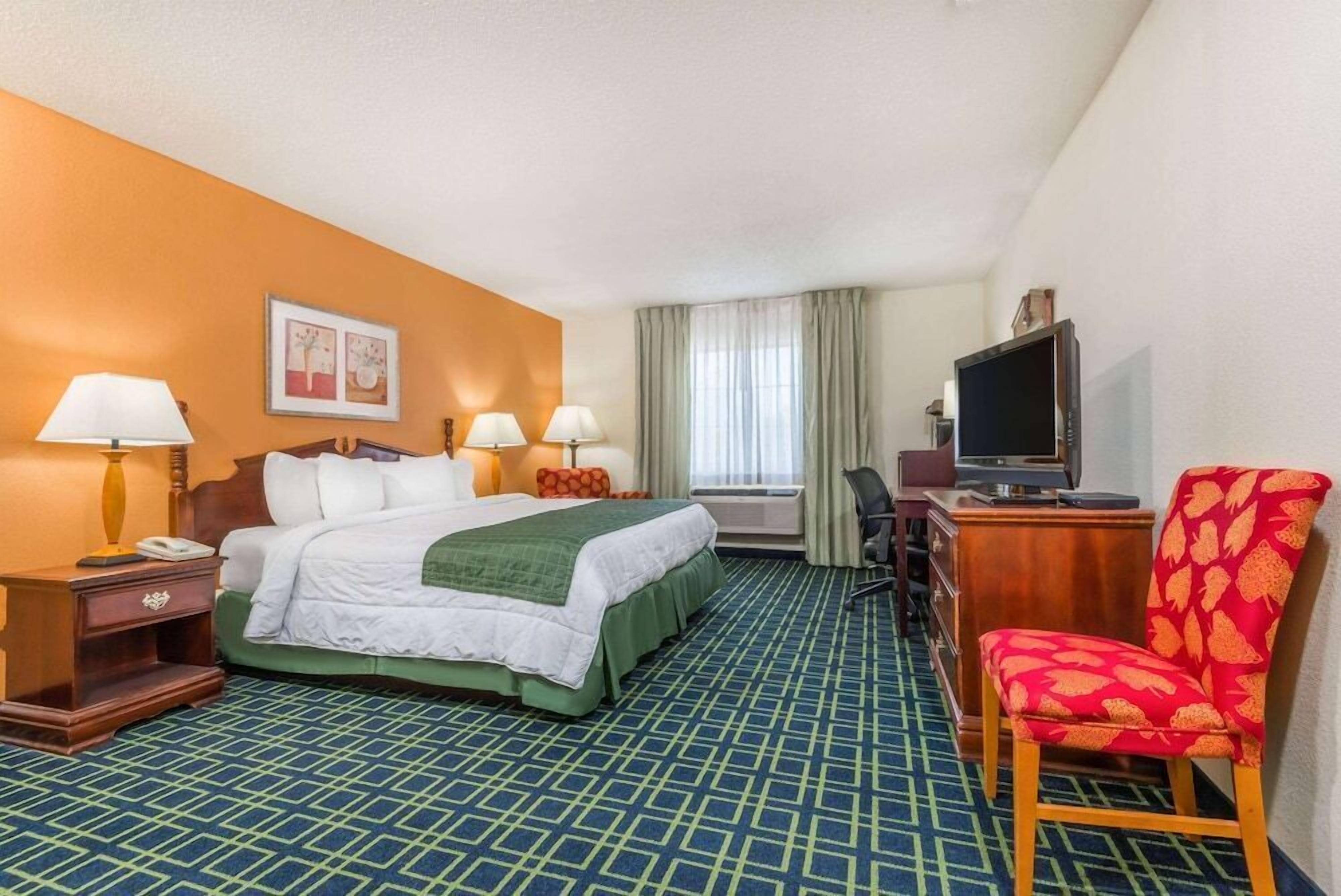 In-room safe, desk, iron/ironing board, cots/infant beds
