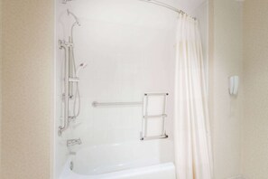 Rolstoeltoegankelijke badkamer