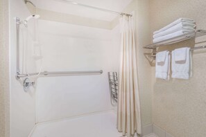 Rolstoeltoegankelijke badkamer