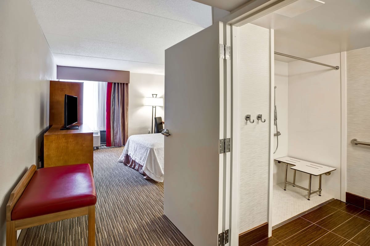 Room, 1 Double Bed, Accessible, Non Smoking (Roll-in Shower, Fridge & Microwave) | Premium bedding, pillowtop beds, desk, blackout drapes