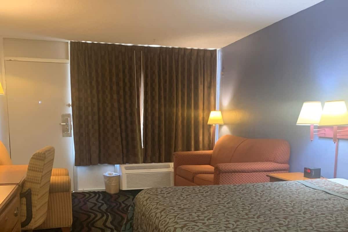 In-room safe, desk, iron/ironing board, free WiFi
