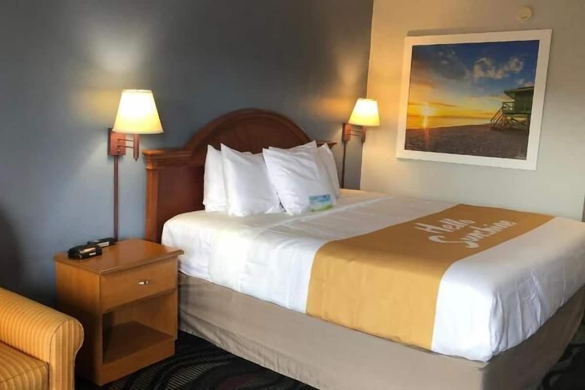 In-room safe, desk, iron/ironing board, free WiFi