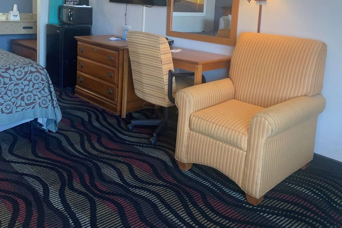 In-room safe, desk, iron/ironing board, free WiFi