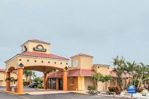Exterior - Days Inn by Wyndham Fort Myers (Fort Myers)