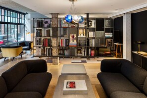 Lobby - Radisson Blu Hotel, London Mercer Street (London)