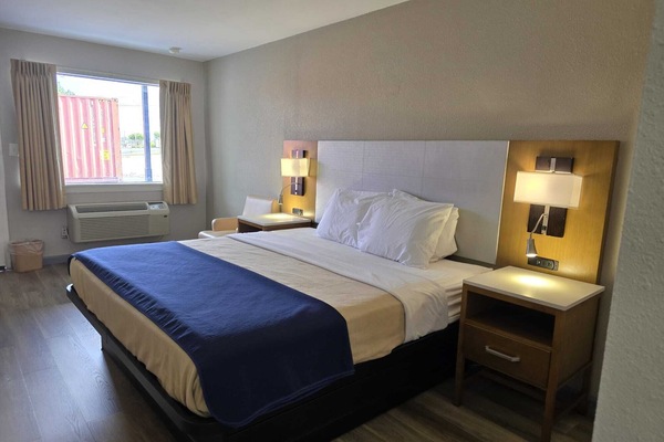 Iron/ironing board, high-speed internet, alarm clocks, bed sheets