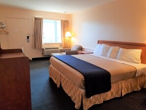 Habitación, 1 cama de matrimonio grande, no fumadores | Tabla de planchar con plancha, Internet, ropa de cama y despertador