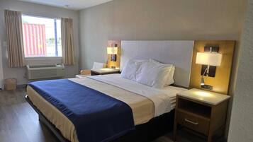 Iron/ironing board, Internet, bed sheets, alarm clocks