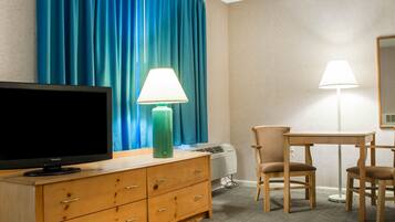 Pengeskab på værelset, individuel indretning, skrivebord