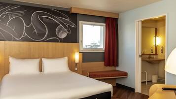 Ropa de cama de alta calidad, camas con pillow-top y escritorio