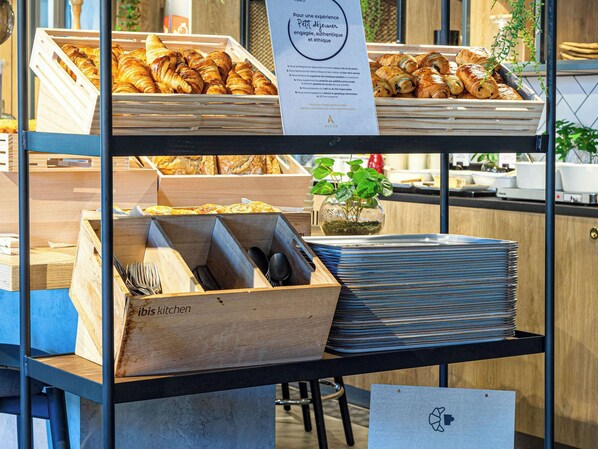 Daily buffet breakfast (EUR 10.50 per person)