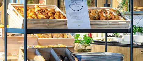 Päivittäinen buffetaamiainen (10.50 EUR per henkilö)