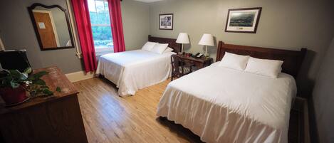 إطلالة على البحيرة