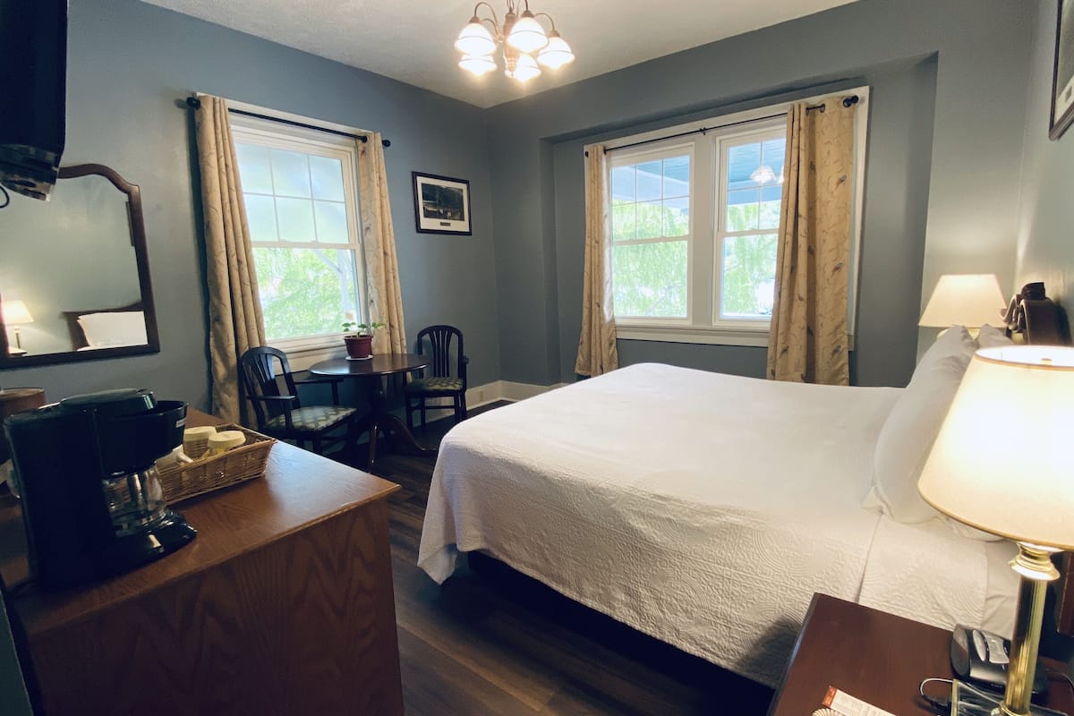 Blackout drapes, iron/ironing board, free WiFi, bed sheets