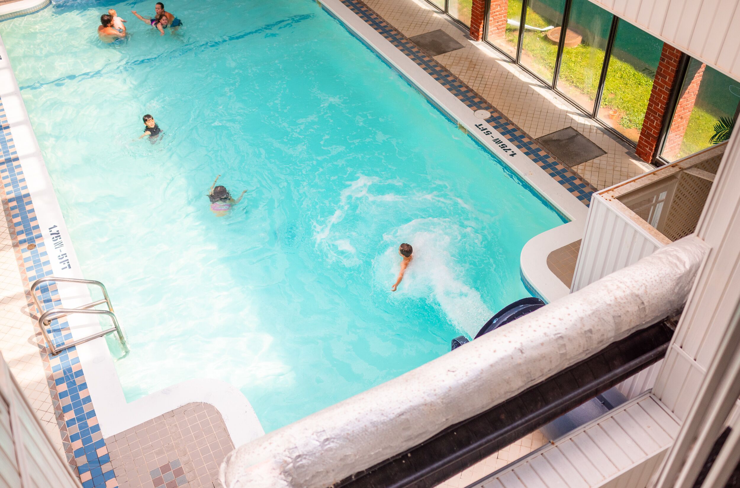 สระว่ายน้ำในร่ม