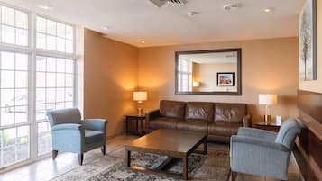 Coin salon dans le hall