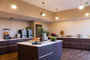 Free daily continental breakfast 