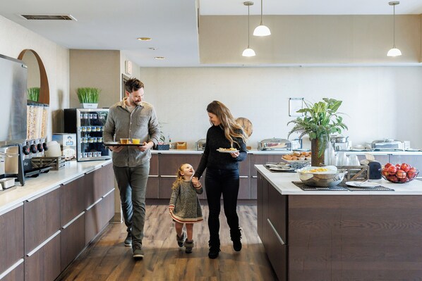 Free daily continental breakfast