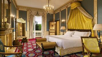 Premium bedding, pillowtop beds, in-room safe, desk