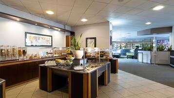 Tägliches Frühstücksbuffet gegen Gebühr
