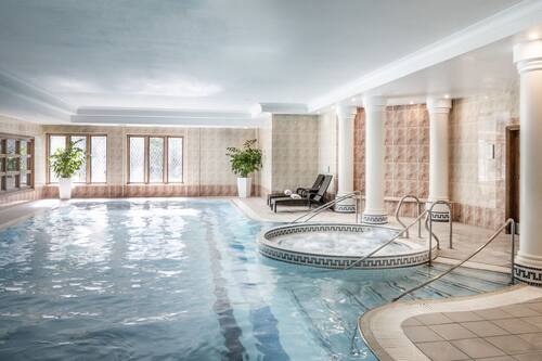 Piscine intérieure