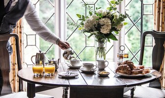 Daily full breakfast (GBP 22.50 per person)