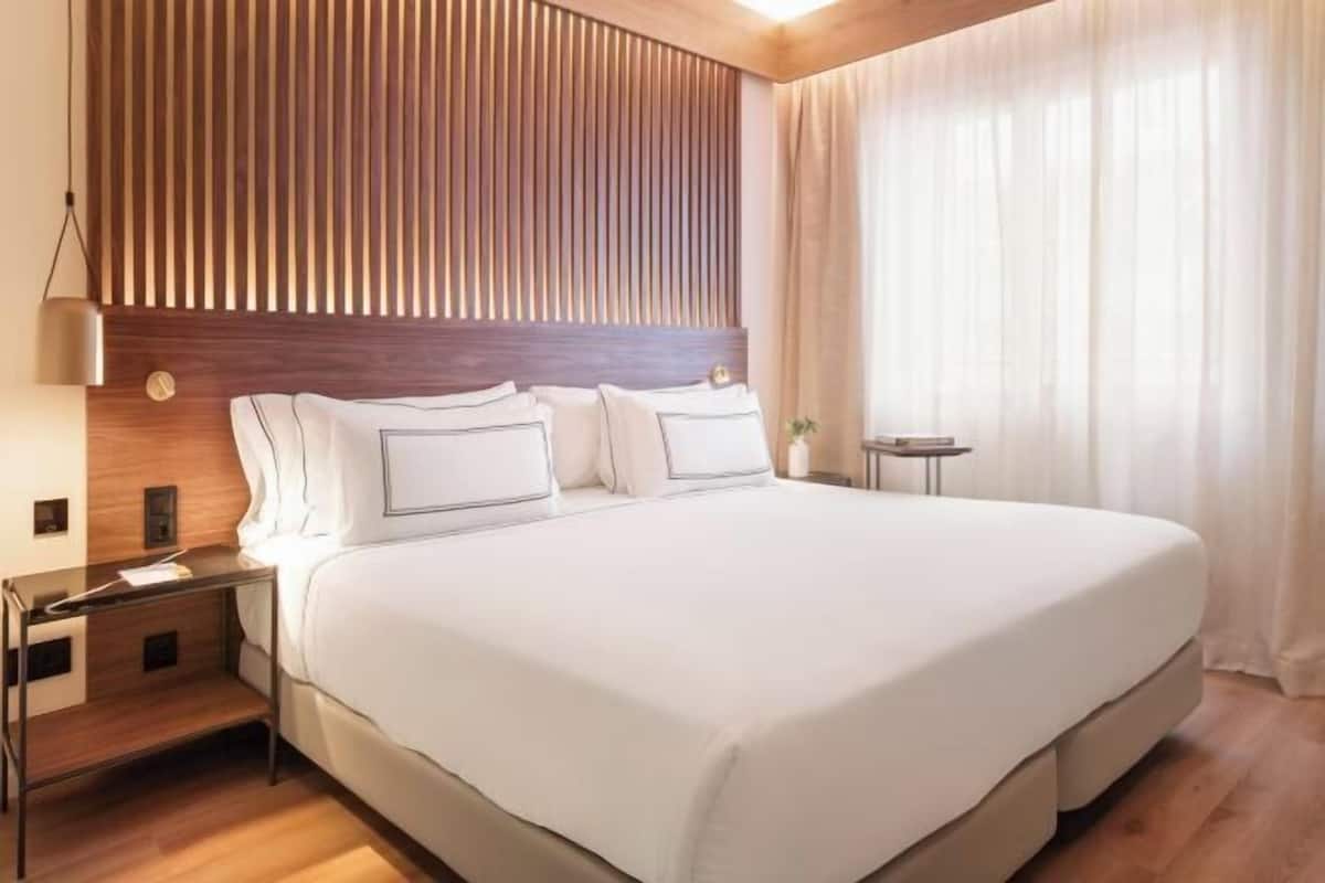 Premium bedding, minibar, in-room safe, blackout curtains