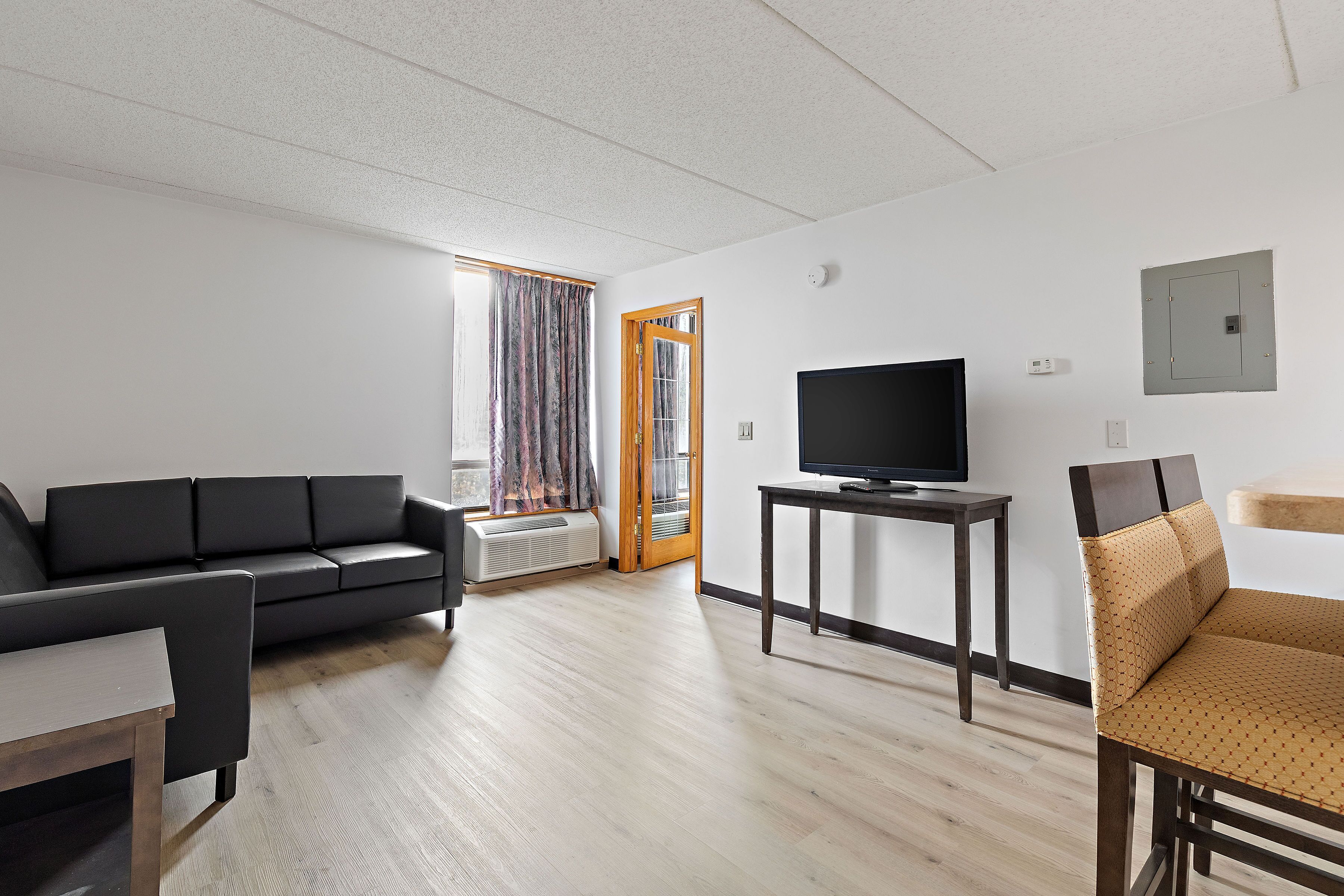 40-inch flat-screen TV with satellite channels, TV