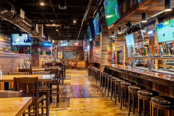 Se sirven almuerzos, cenas y happy hour