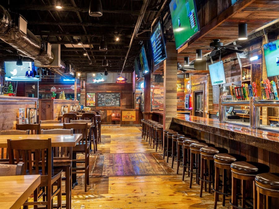 Serve almoço, jantar e happy hour