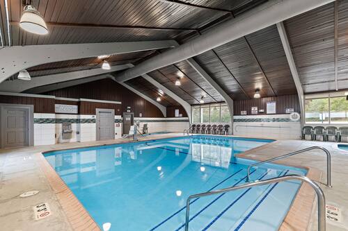 Piscine intérieure