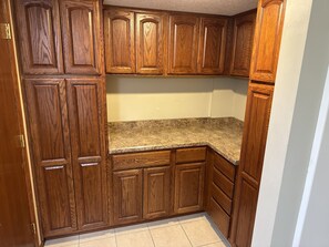 Apartment, 1 Bedroom, King, Non Smoking | Premium bedding, down comforters, pillowtop beds, desk